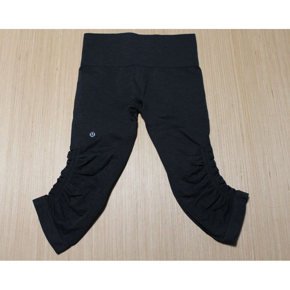 Lululemon Women's 4 In the Flow Cropped Ruched Heathered Black Pants Leggings